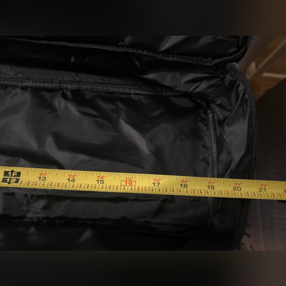 Black and tan travel bag - Picture 10 of 12
